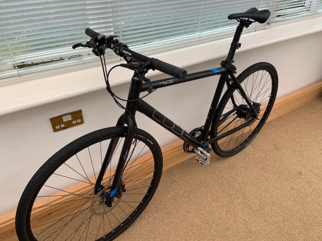 CUBE Hyde Bike